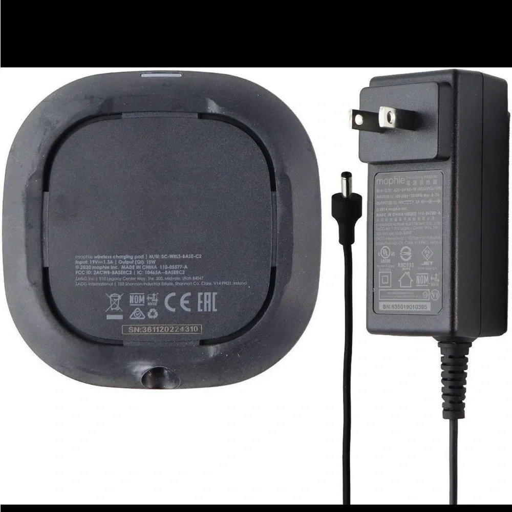 MOPHIR WIRELESS CHARGING PAD. COMPACT UNIVERSAL CHARGING PAD. NEW IN BOX